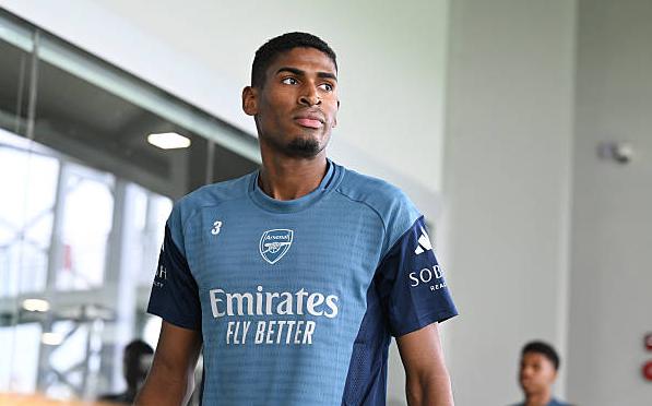 Arsenal vs Newcastle: Trận Đối Đầu Hứa Hẹn Tại Singapore